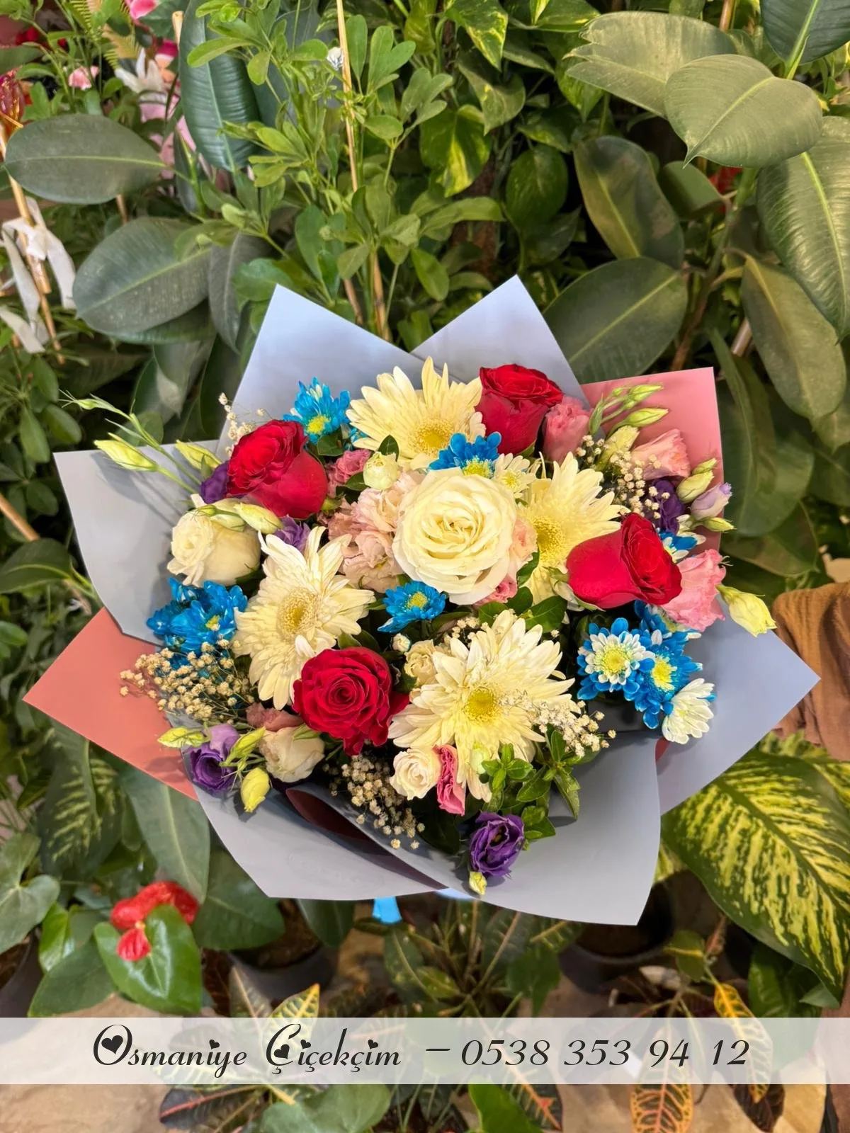 6 Güllü Karışık Mevsim Buketi