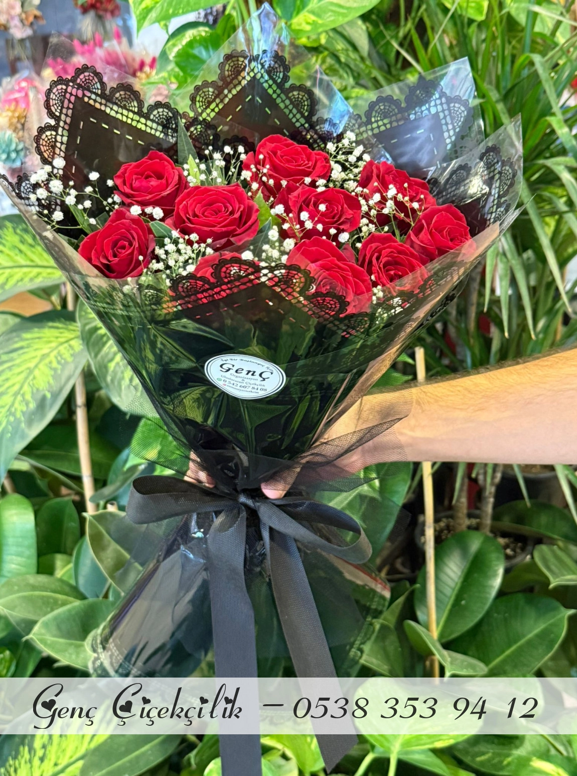 Büyük Kafalı 10 Kırmızı Gül Buketi