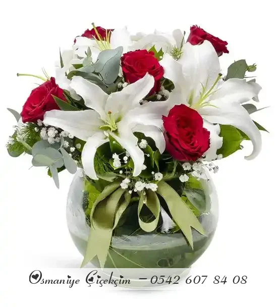Cam Fanus Kırmızı Güllerle Lilyum Aranjmanı